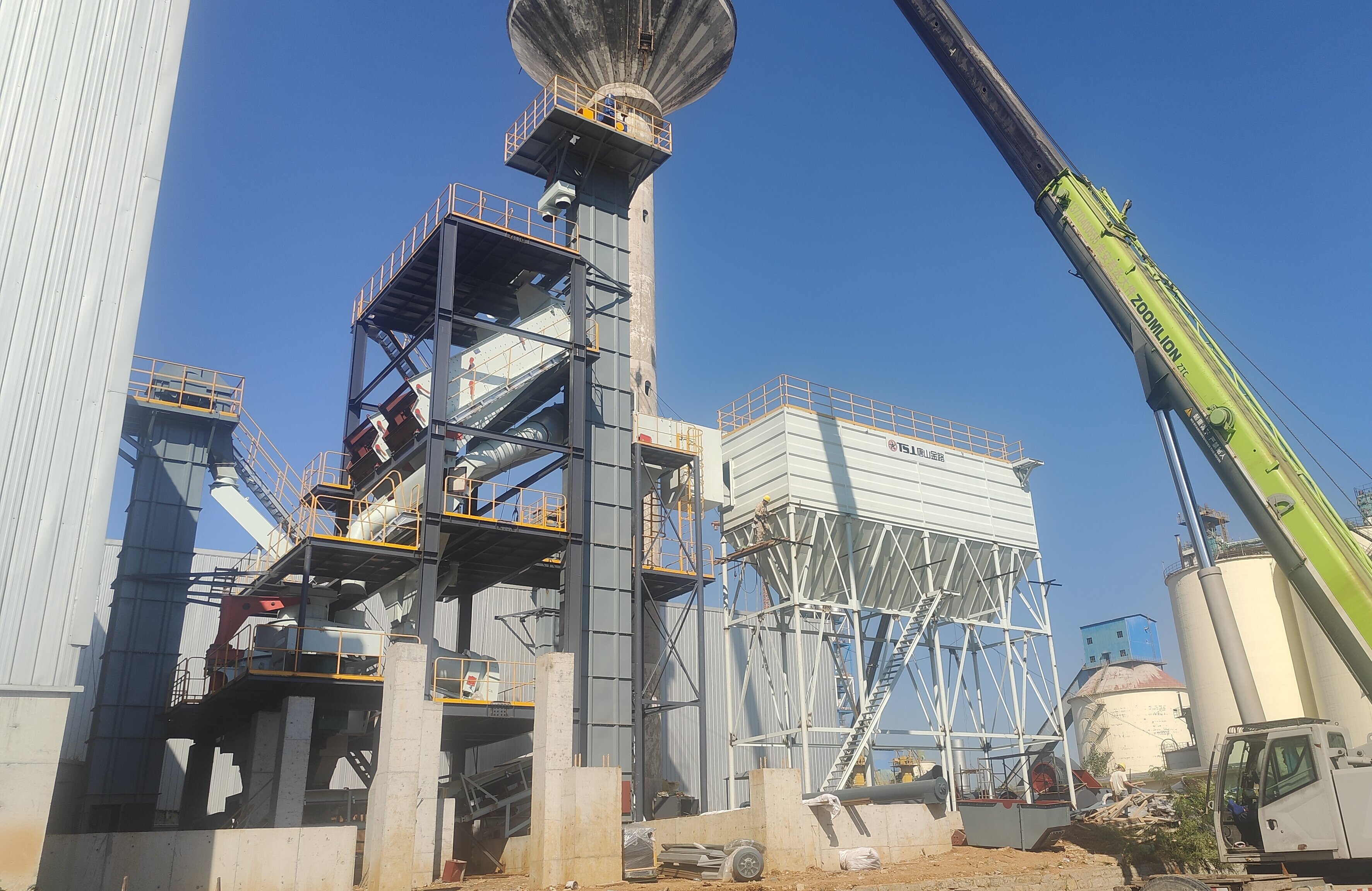 建筑垃圾堆成山？制砂樓一鍵 “點(diǎn)石成金”！