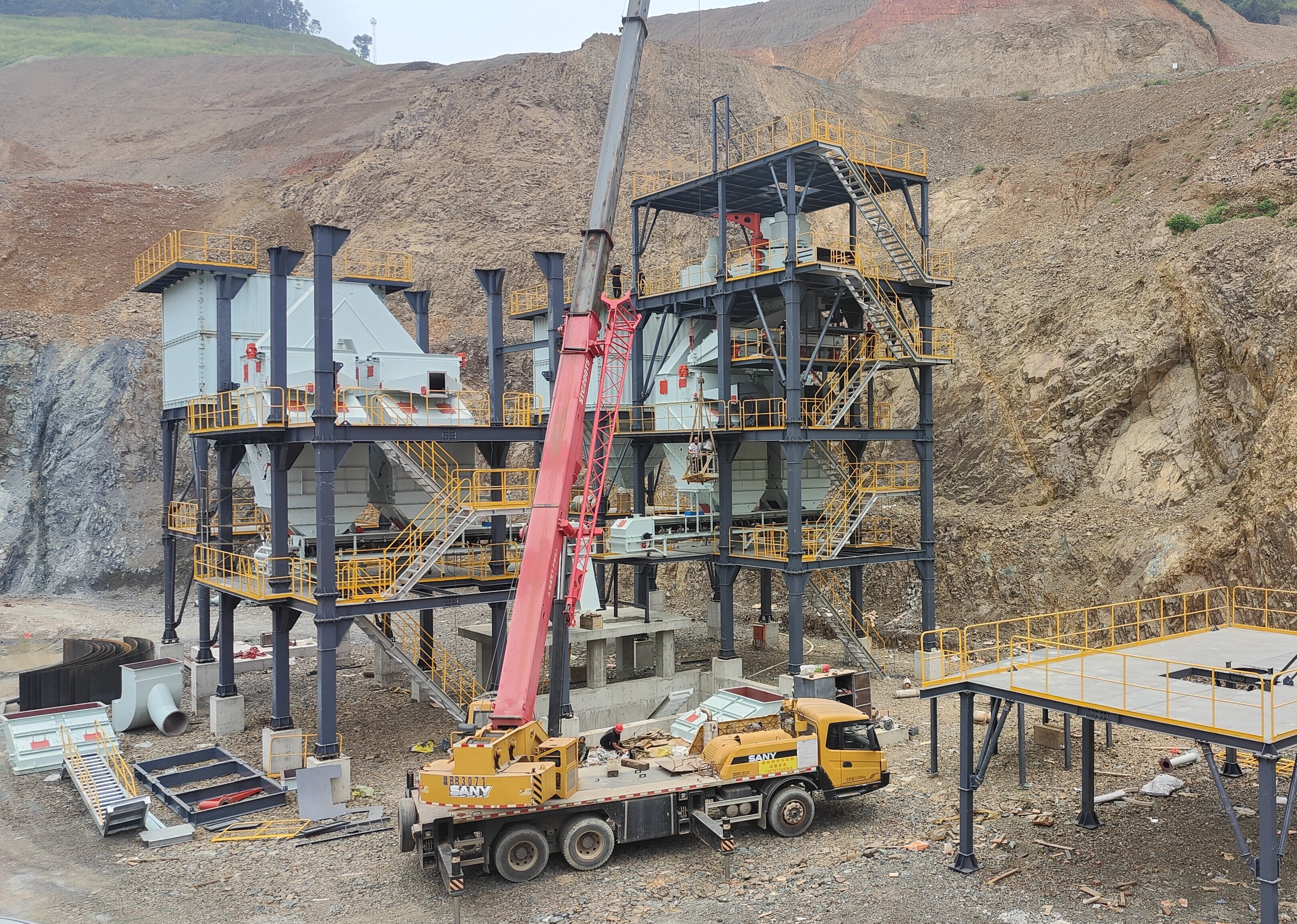 突破行業(yè)瓶頸！新型干法制砂樓實(shí)現配比可調、含粉率可控 引領(lǐng)綠色制砂新變革