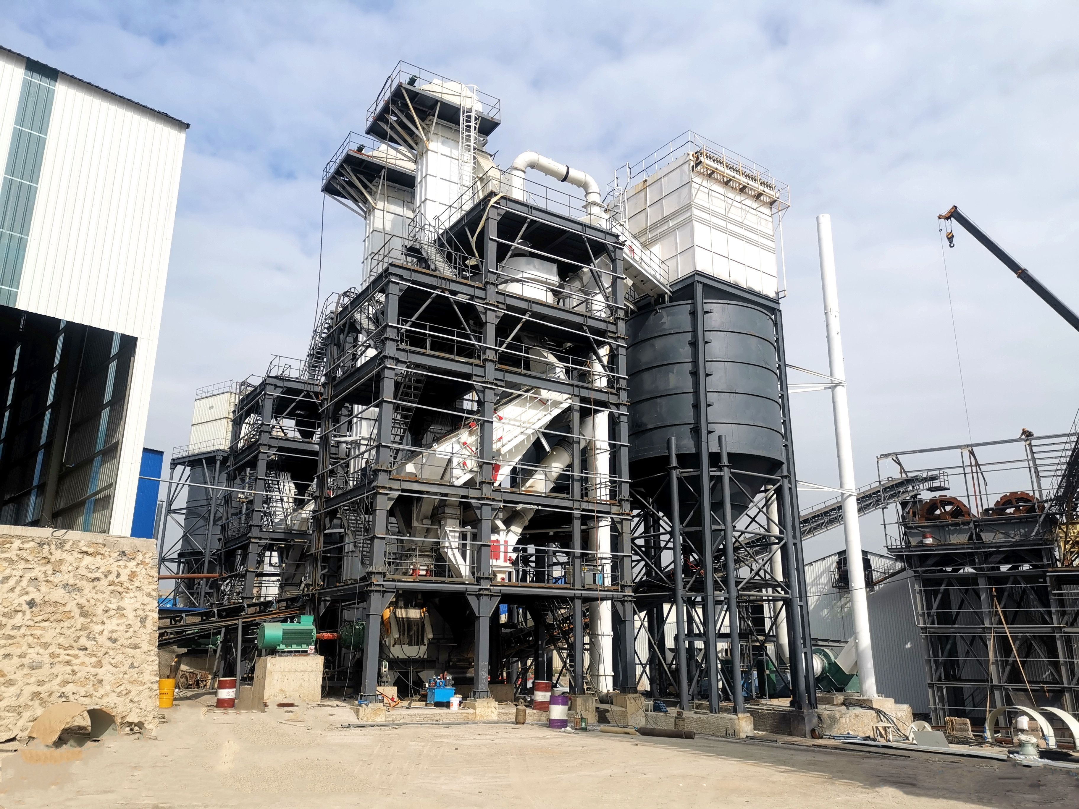 告別高耗低效！干法制砂樓工藝優(yōu)勢(shì)大揭秘，難怪成行業(yè)新寵